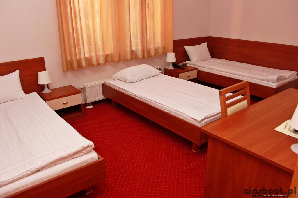 Hotel Luka Radom Oda fotoğraf